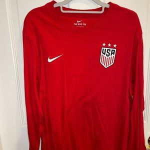 Men’s Nike Dri-Fit Long Sleeve T-Shirt USA National Team Soccer, Large, Red